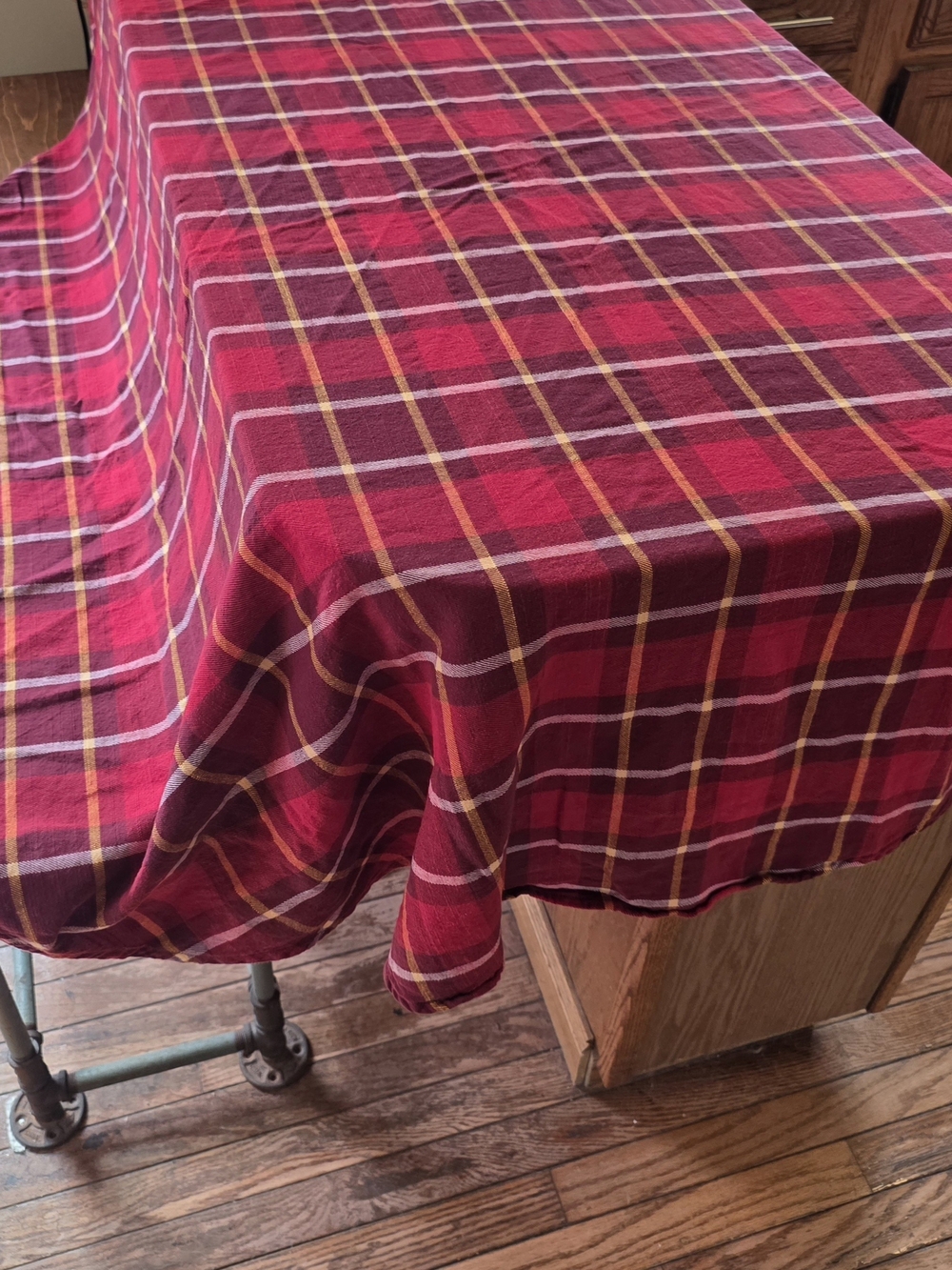 Huntington Home Red Plaid Cotton Tablecloth. Round. 58"x56"